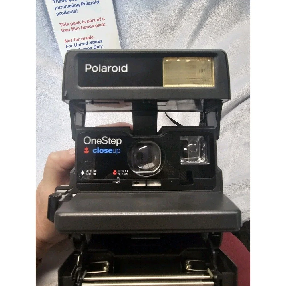 Vintage Polaroid One Step Close Up 600 Film Instant Camera With Strap